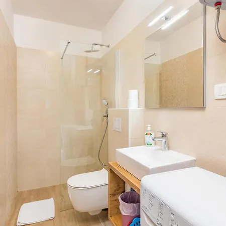 Apartman Lovely In With Wifi