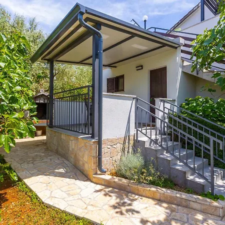 아파트 Lovely In With Wifi