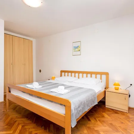1 Bedroom Amazing In Apartmán Malinska